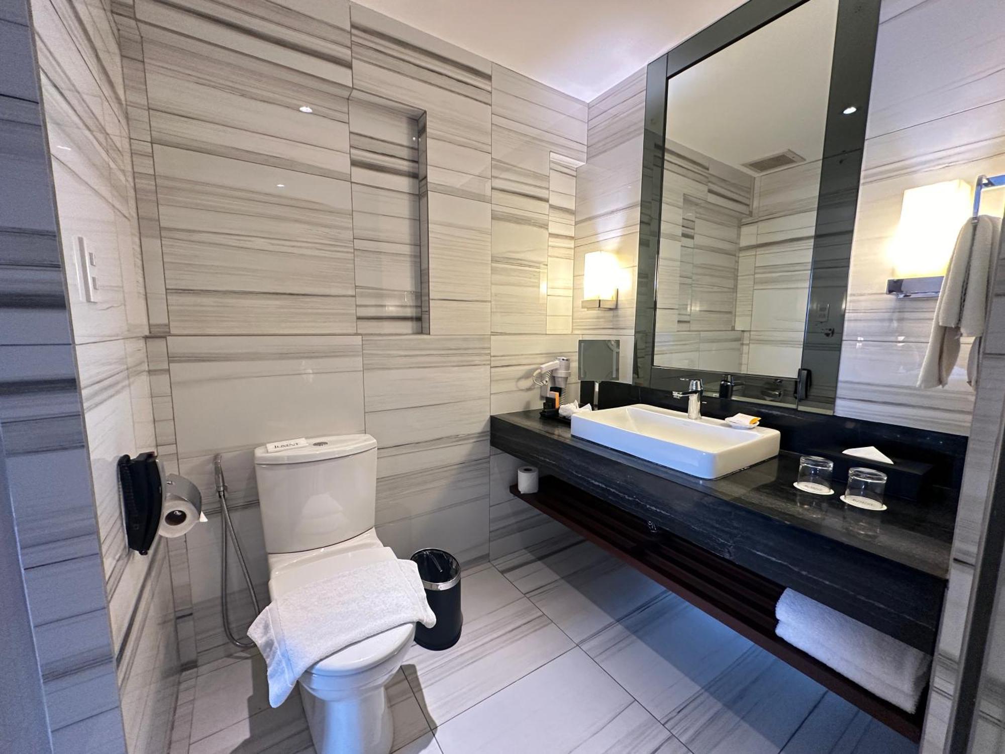 Luxent Hotel Quezon City Extérieur photo